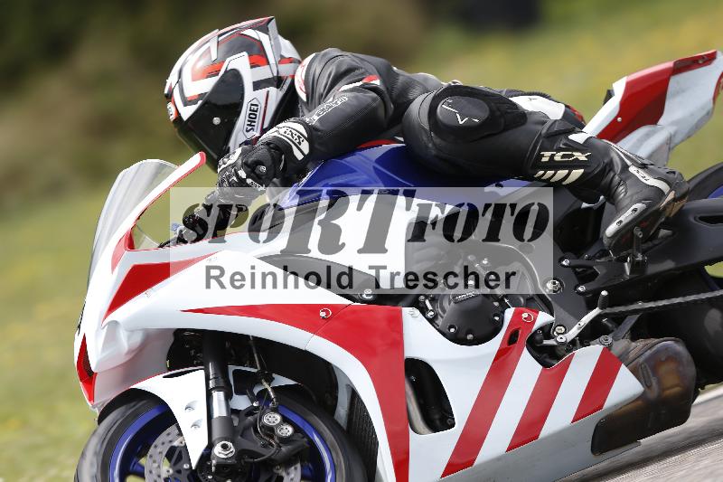 /37 28.07.2025 Dunlop Ride und Test Day ADR/Trackday Erfahren gelb Trackday schnell  rot/44